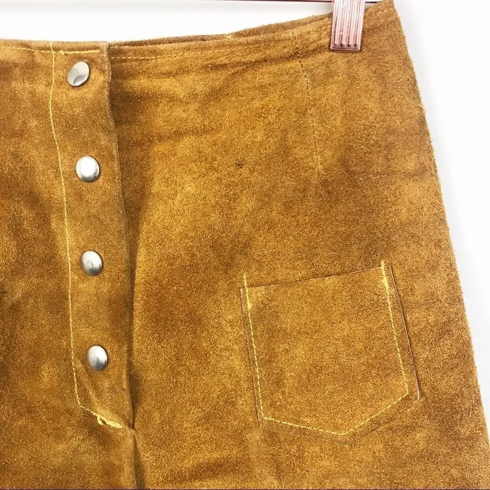 VINTAGE Tan Suede High Rise Shorts Snap Front Women’s Size 10